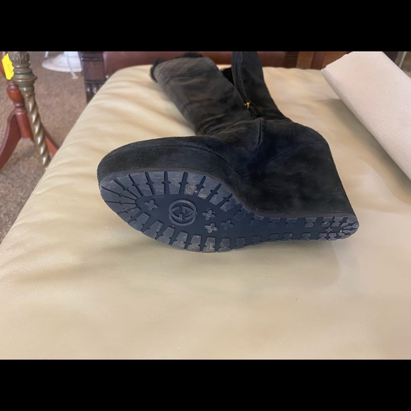 Gucci Black Suede Platform Wedges with Shearling trim. “Courteney” - Picture 3 of 6